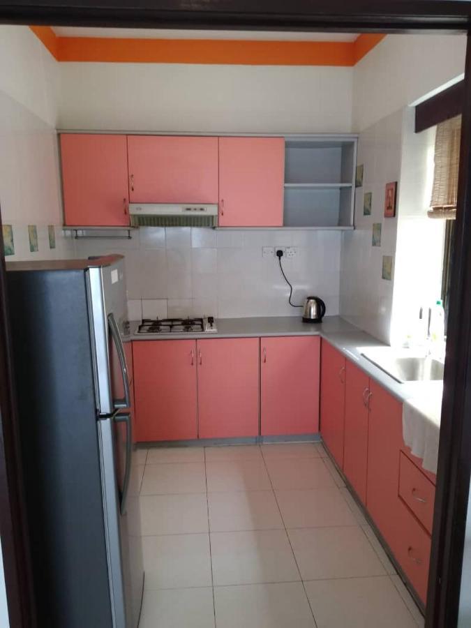 The Barn Private Home @ Sri Sayang Apartment باتو فيرينغي المظهر الخارجي الصورة