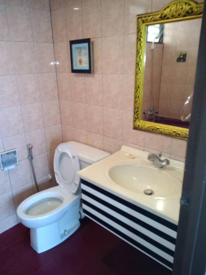 The Barn Private Home @ Sri Sayang Apartment باتو فيرينغي المظهر الخارجي الصورة