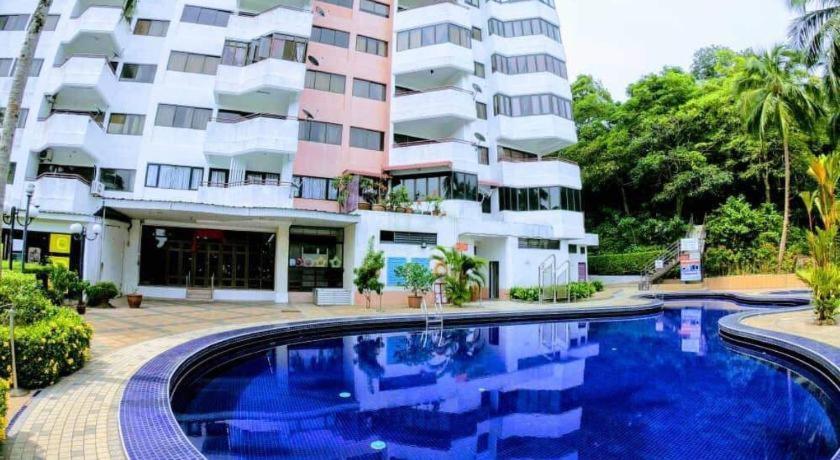 The Barn Private Home @ Sri Sayang Apartment باتو فيرينغي المظهر الخارجي الصورة