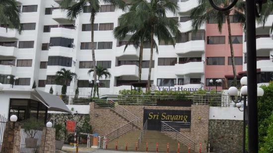 The Barn Private Home @ Sri Sayang Apartment باتو فيرينغي المظهر الخارجي الصورة